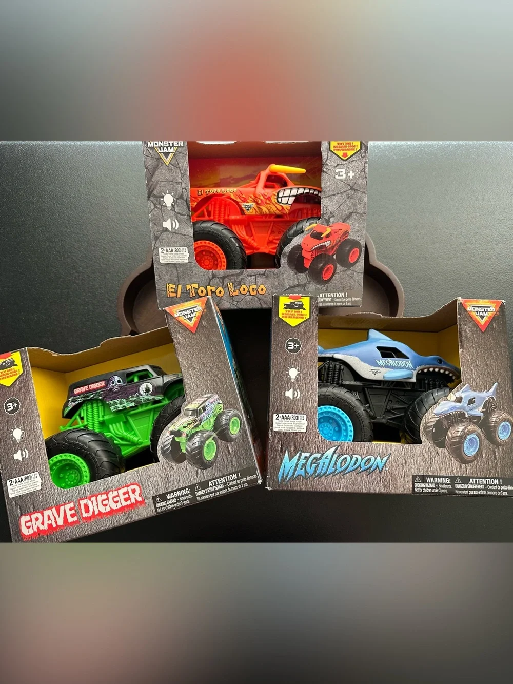 Monster Jam ~ El Toro Loco, Megalodon & Grave Digger With Lights & Sounds